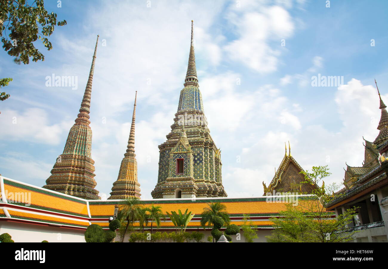 BANGKOK, THAILAND - 14. Oktober 2016: Blick auf den Wat Pho buddhistischen Tempel, berühmt durch große goldenen liegenden Buddha-statue Stockfoto