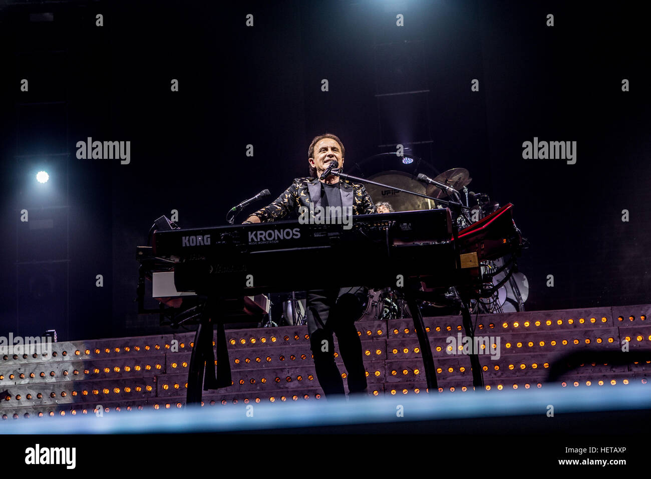 Mailand, Italien. 22. Dezember 2016. Puuh tritt im Mediolanum Forum in Mailand zum letzten Mal in ihrer Karriere. © Mairo Cinquetti/Pacific Press/Alamy Live-Nachrichten Stockfoto