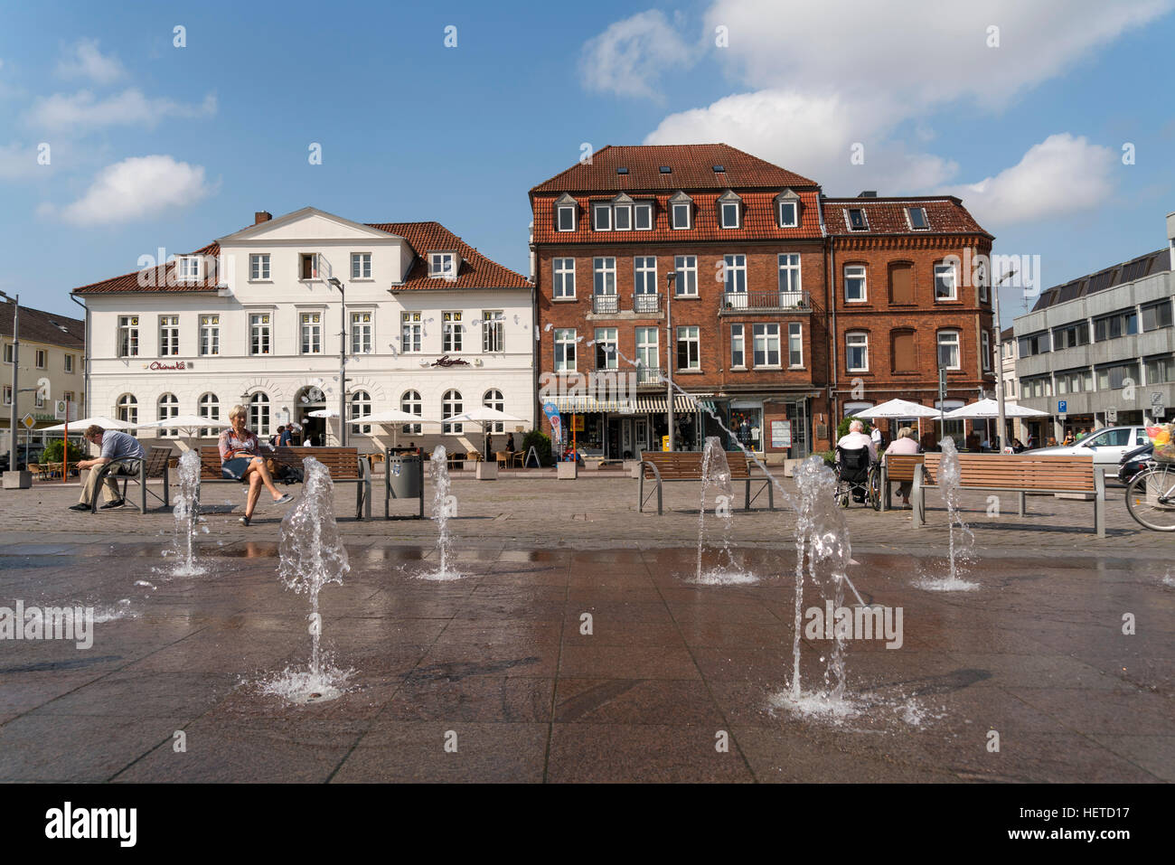 Brunnen auf dem Marktplatz in Ratzeburg, Herzogtum Lauenburg, Schleswig-Holstein, Deutschland Stockfoto