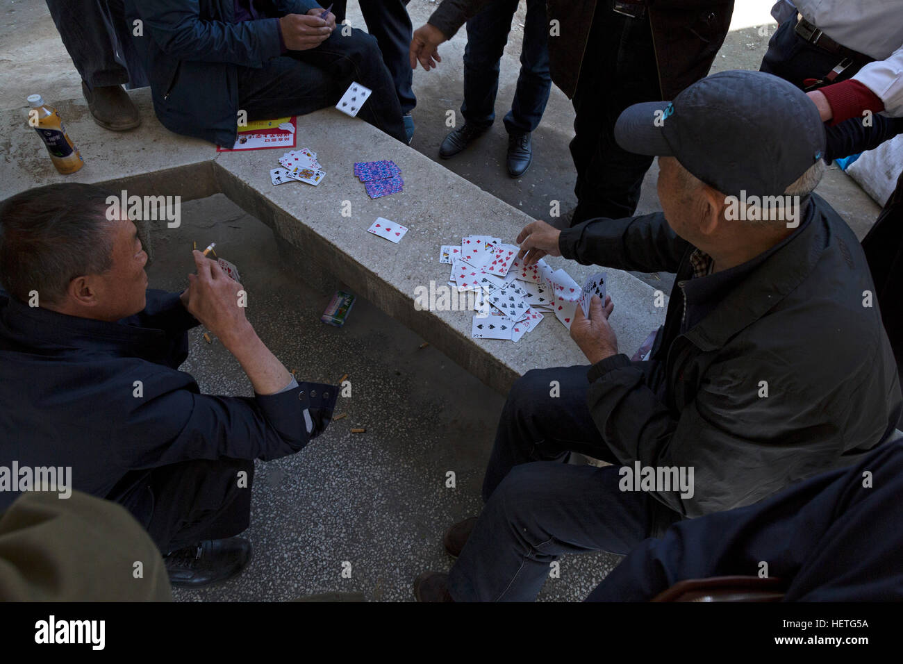 Chinesisch, Männer, spielen, Karten, Yinchuan, Ningxia, China Stockfoto