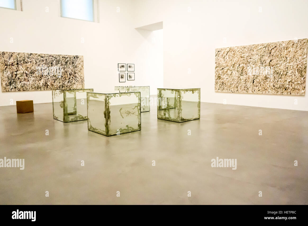 Robert Morris Untitled (1990) von Gavin Turk ist bis zum 19. März 2017 in Newport Street Gallery in London zu sehen. Stockfoto