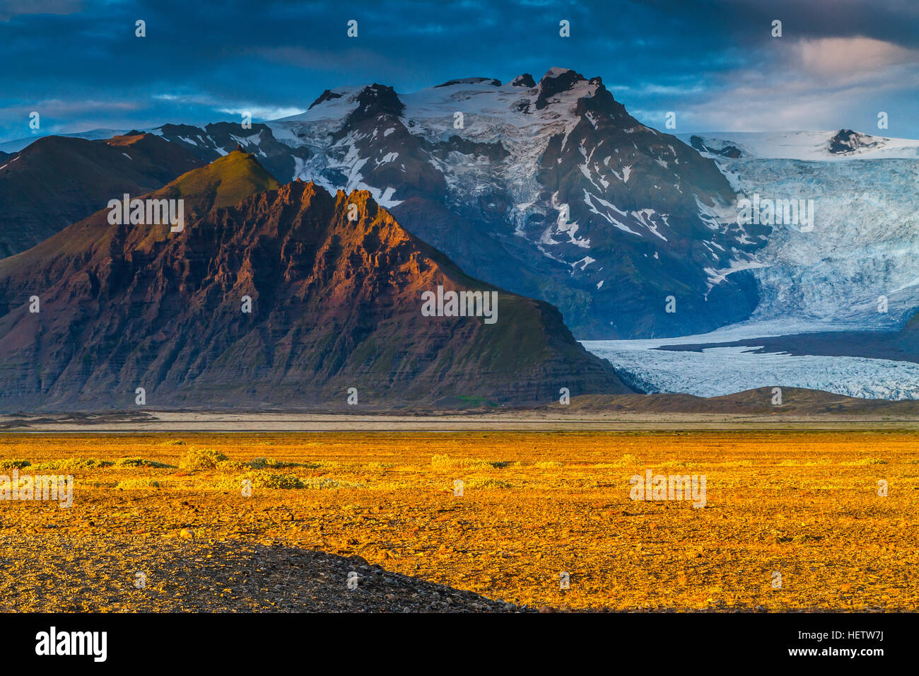 Berglandschaft in einem Tundra-Bereich. Stockfoto