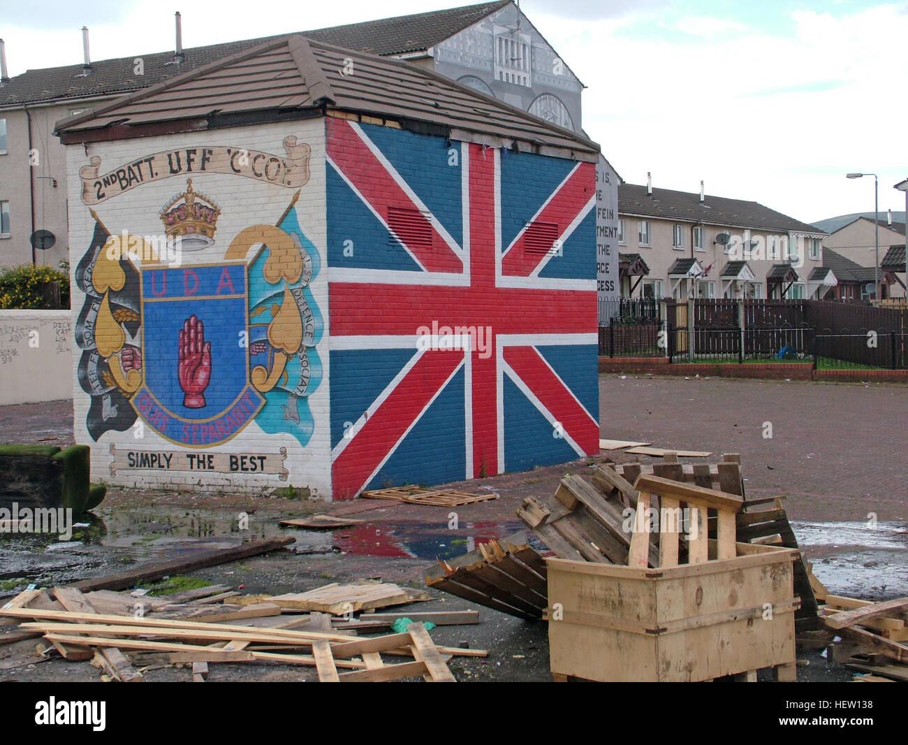 Shankill Road Wandbild - 2. Batt UFF UDA Simply The Best, West Belfast, Nordirland, Vereinigtes Königreich Stockfoto