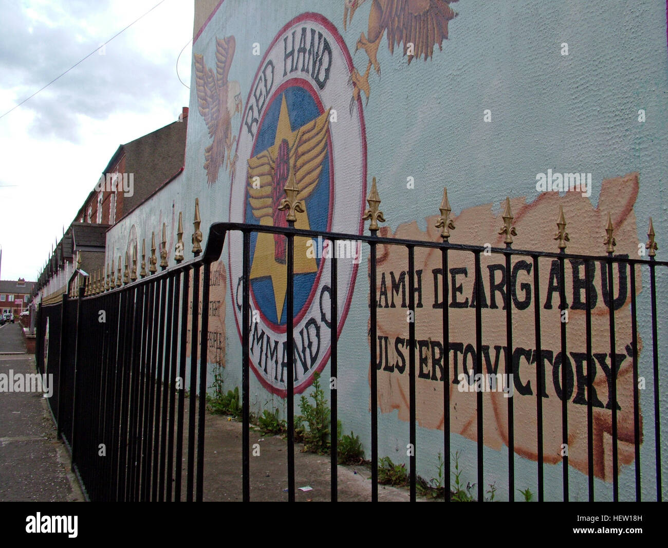 Shankill Road Wandbild - Red Hand Commando, West Belfast, Nordirland, Vereinigtes Königreich Stockfoto