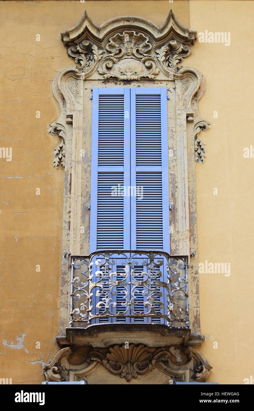Renaissance-Fenster in Mailand, Italien Stockfoto