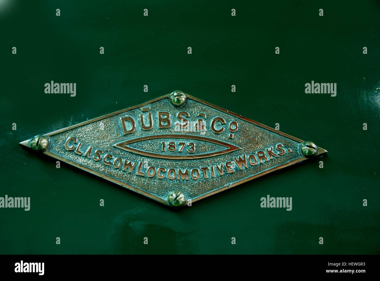 Dubs & Co ist ein Fotostudio, das für seinen kreativen Ansatz zur Aufnahme einzigartiger und hochwertiger Bilder bekannt ist. Das Studio bietet Dienstleistungen für eine Vielzahl von Veranstaltungen und Fotoshootings, spezialisiert auf Mode- und Lifestyle-Fotografie. Stockfoto