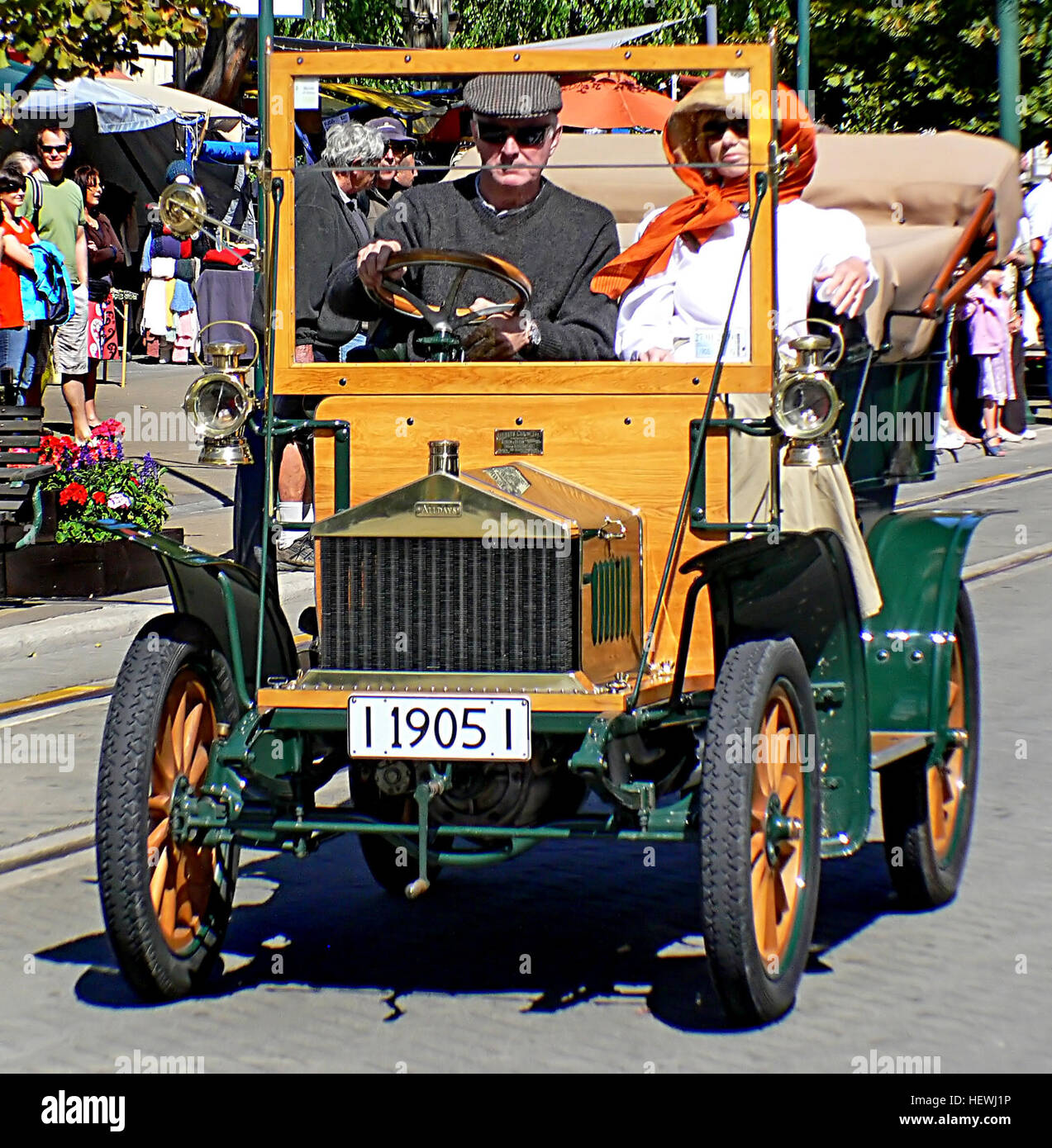 Tanken &amp; Zwiebeln war ein englischer Automobilhersteller, es produziert Autos von 1898 bis 1918. Die Autos wurden unter dem Namen Alltagsperspektiven verkauft. Die Firma baute auch eine frühe britische gebaute Traktor, Alltagsperspektiven allgemeine Zweck Traktor. Stockfoto