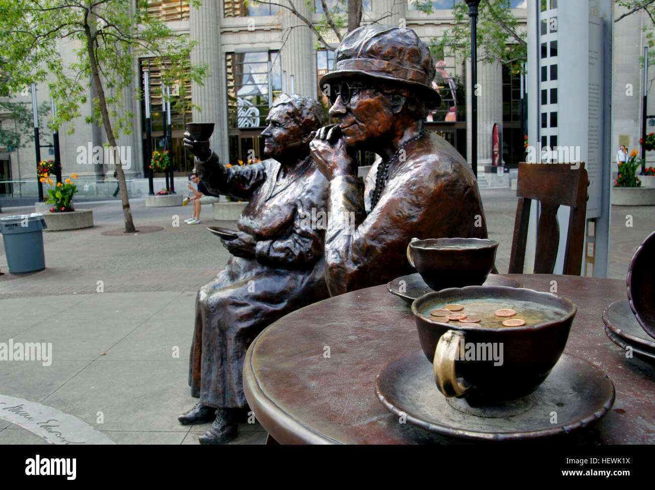 Die berühmten fünf, fünf kanadischen Frauen, reichten 1929 eine Petition beim Obersten Gerichtshof von Kanada ein, in der sie fragten, ob Frauen nach kanadischem Recht als „Personen“ eingestuft würden. Dieser Fall, Edwards gegen Kanada, spielte eine entscheidende Rolle für die Rechte der Frauen in Kanada und markierte einen entscheidenden Moment in der Geschichte der Gleichstellung der Geschlechter im Land. Stockfoto