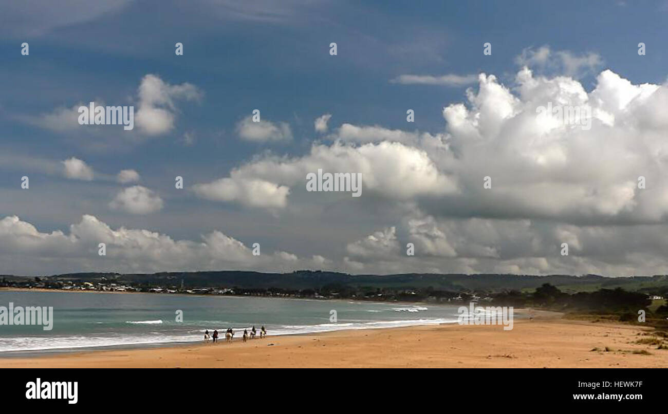 Dieser Eintrag konzentriert sich auf die Kunst der Fotografie, indem er Momente, Emotionen und Geschichten mit dem Objektiv einer Kamera festnimmt. Die Fotografie dient sowohl als künstlerisches Medium als auch als dokumentarisches Werkzeug, das die Welt und die vielfältigen Perspektiven der Fotografen widerspiegelt. Stockfoto