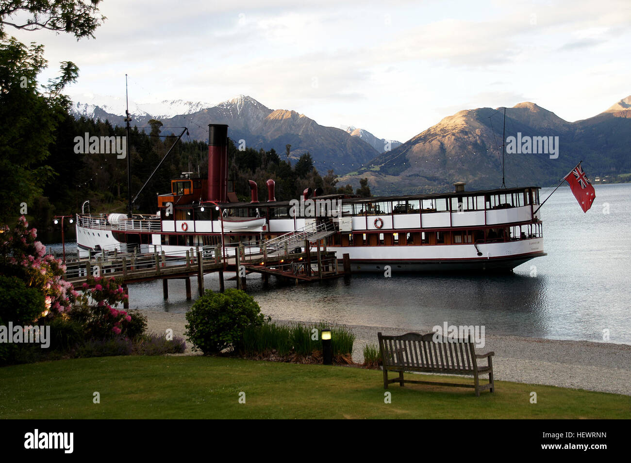 Ication (,,),,, Grand Pacific Tours, Lady of the Lake, Lake Cruise Queenstown, Real Journeys, Walter Dinner und Bauernhof-Tour Cruise Queenstown, Walter Bauernhof Gipfeltour, Walter PeakTSS EarnslawQueenstown. Stockfoto