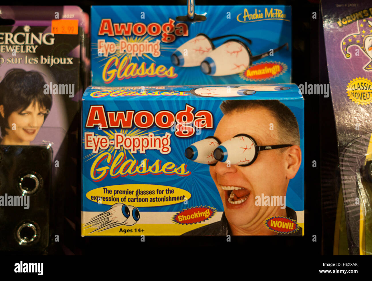 Awooga Tauchen Brillen zum Verkauf an das Halloween-Abenteuer-Geschäft in Greenwich Village, New York City. Stockfoto