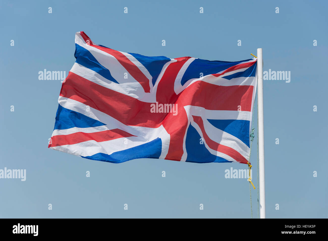 Union Jack fliegen auf Margate Beach, Margate, Kent, England, Großbritannien Stockfoto