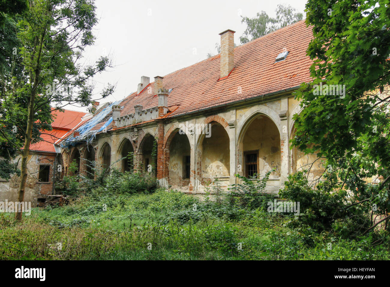 Verlassene Burg Chotysany Stockfoto