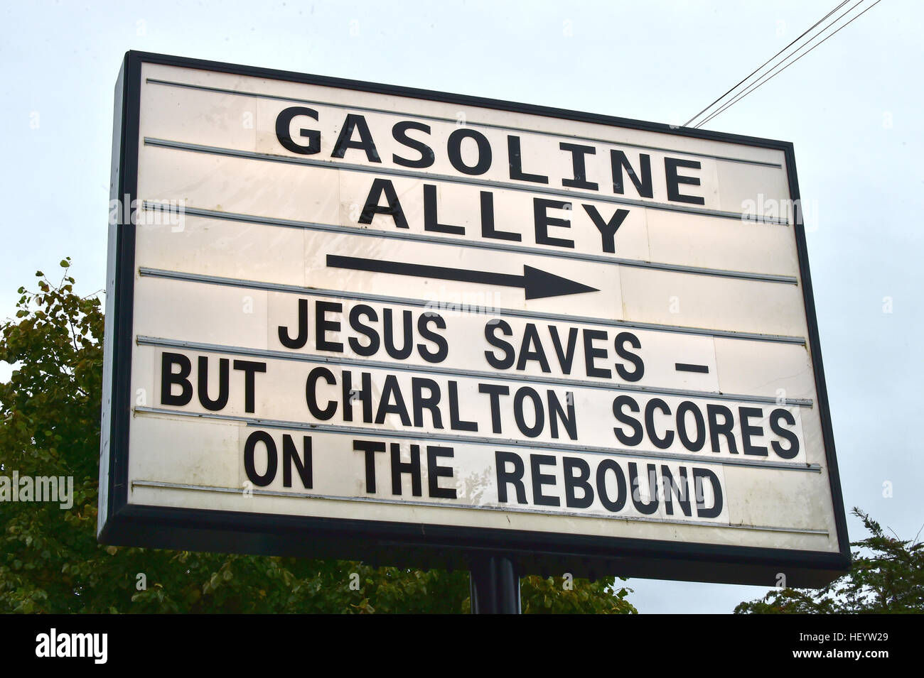 Gasoline Alley, England für den Cup, Goodwood Revival 2016, 2016, Oldtimer, Goodwood, Goodwood Revival, Goodwood Revival 2015, Oldtimer, seine Stockfoto