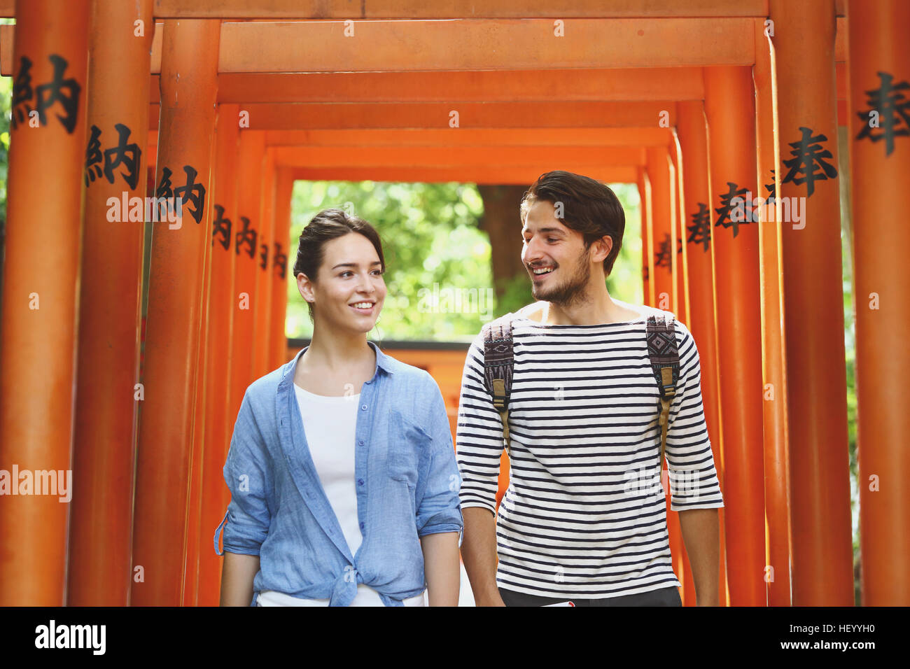 Kaukasische Paar genießt Sightseeing in Tokyo, Japan Stockfoto