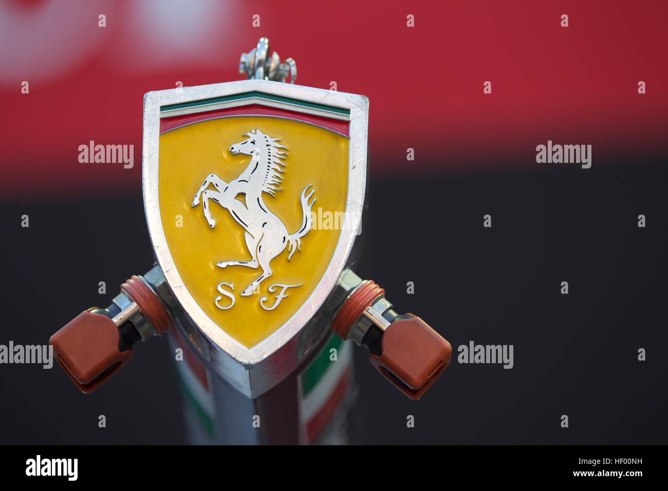 Formel 1 Formel 1 grand Prix racing Motorsport Scuderia Ferrari-hydraulische Boom-Detail-Logo-Team Italien Stockfoto