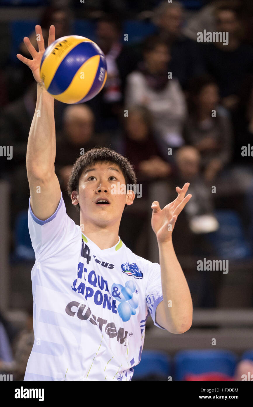 Yuki Ishikawa (Top Volley), 26. Dezember 2016 - Volleyball: Italienische Volleyball Liga Serie A match zwischen Lube Civitanova und Top Volley Latina im Eurosuole Forum in Civitanova Marche, Italien, © Enrico Calderoni/AFLO/Alamy Live-Nachrichten Stockfoto