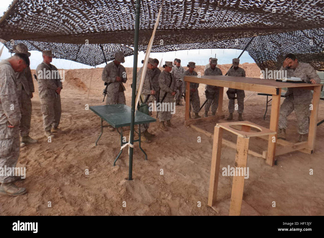 Marines, trauern Segler für nationale Tragödie DVIDS805719 Stockfoto