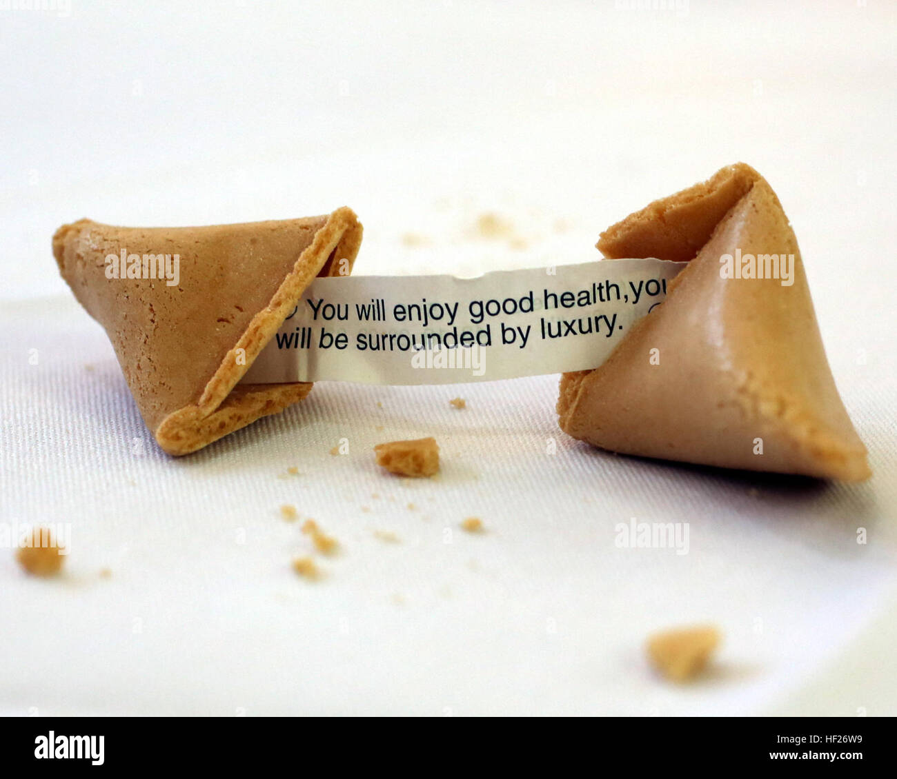 Männer und Frauen feiern Pacific und asiatischen Erbe während der Pacific Asian Heritage Feier an Bord Marine Corps rekrutieren Depot Parris Island, SC, 30. Mai 2014. Die Pacific Asian Heritage Feier veranstaltet ein Plethera von Ereignissen in Bezug auf und die Anzeige, Traditionen, Bräuche und Kultur. (Foto: U.S. Marine Corps LCpl Alex Kouns, MCRD Parris Island Combat Kamera/freigegeben) Pacific Asian Heritage Feier 140530-M-GN053-071 Stockfoto