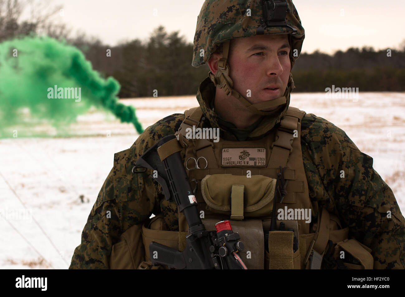 US Marine Corps Staff Sgt Nicholas Cumberland, Zug-Sergeant, Alpha Company, 1. Bataillon, 8. Marine Regiment, 2. Marine Division (MARDIV), beteiligt sich an einer Bereitstellung für die Übung auf der Marine Corps Base Quantico, Virginia, 18. Februar 2015. Die Übung auf Stabilisierungsoperationen und diverse Trainingsmissionen konzentriert. (U.S. Marine Corps Foto von Lance Cpl. Kelly L. Straße, 2. MARDIV, Bekämpfung der Kamera/freigegeben) 1-8 Marines Bereitstellung für Training Übung 150218-M-OU200-045 Stockfoto