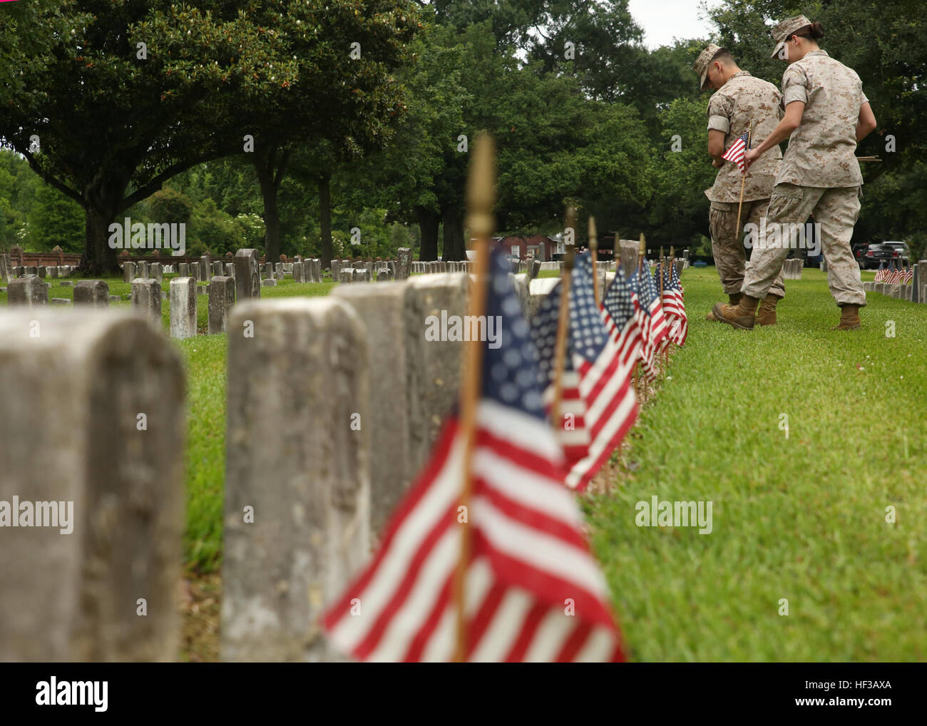 CPL. Jessica Thompson und Lance Cpl. Thomas Benge, Marine AirGround