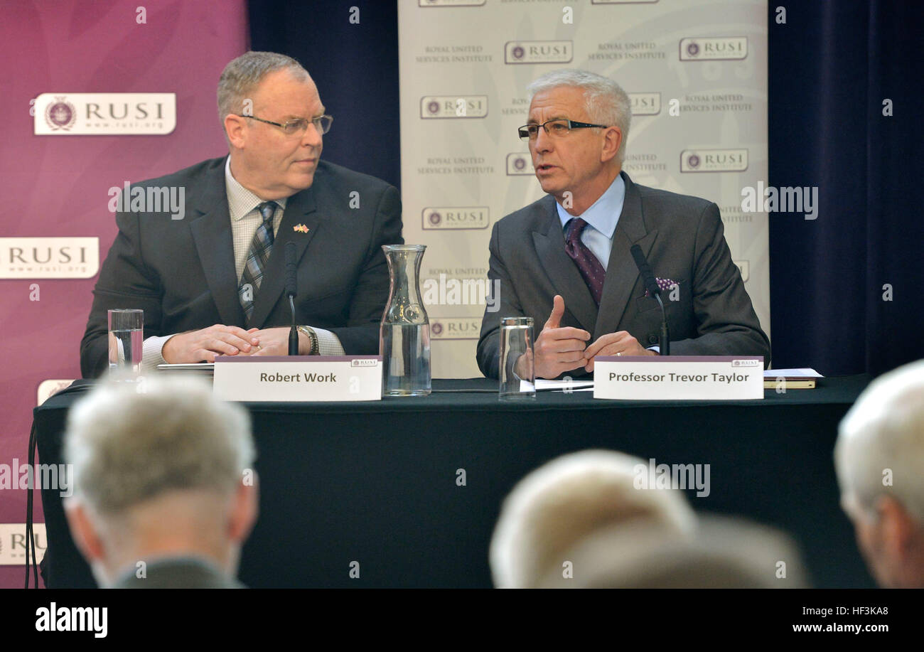 Der stellvertretende Verteidigungsminister hält eine Rede vor dem Royal United Services Institute in London, in der er über Studien zur Verteidigung und Sicherheit und die internationale militärische Zusammenarbeit diskutiert. Stockfoto