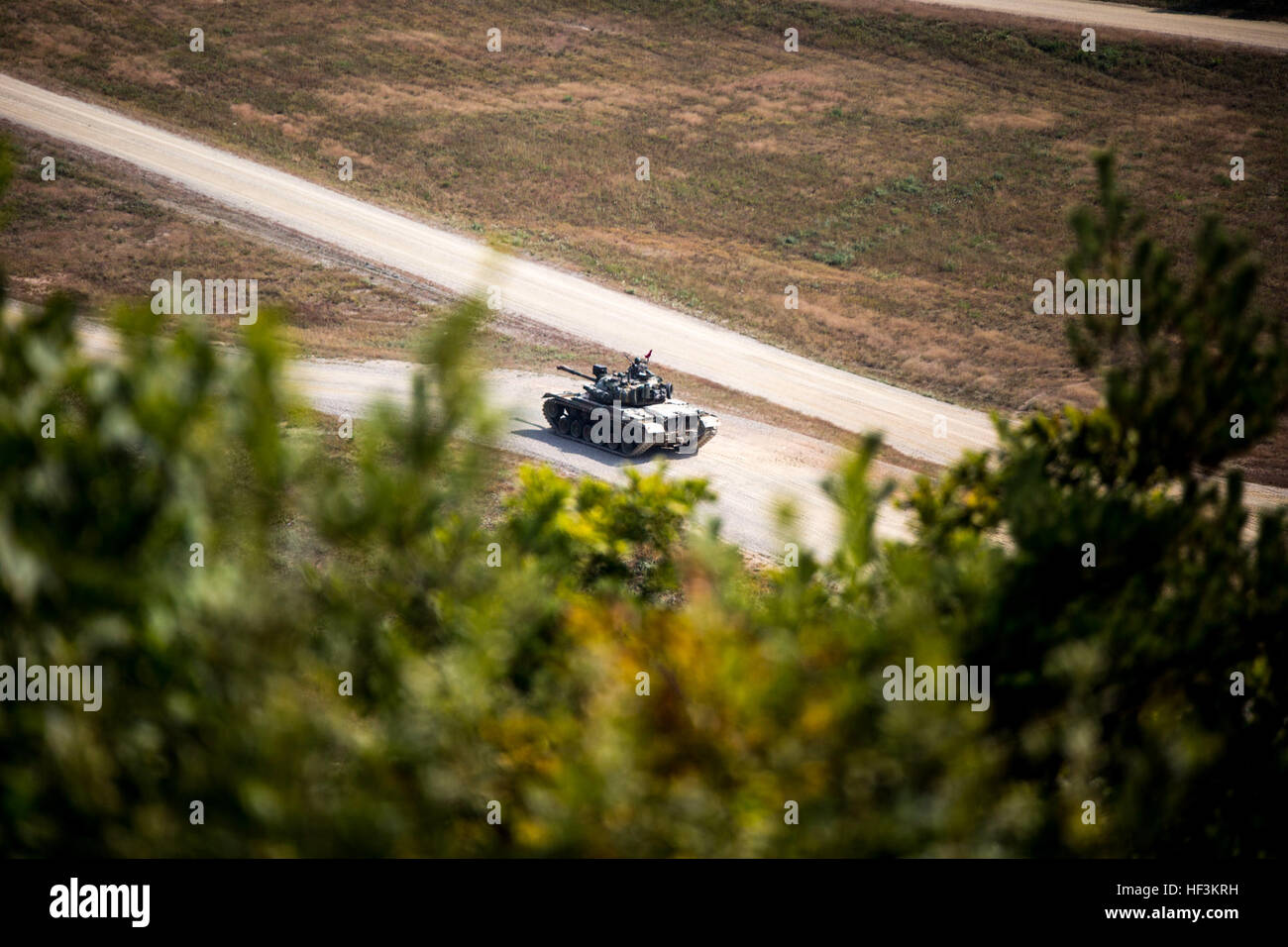 Eine Republik der Korea Marine Corps M48A3K Main Battle Tank fährt in Position während koreanische Marine Austauschprogramm 15-12, nächster Rodriguez Live-Feuer, Republik Korea, 17. September 2015 auf simulierten Feinde Feuer. Der Tank war Teil eines Plans, feindliche Stellungen zu unterdrücken, um US-Marine ermöglichen Infanterie-Einheiten um vorwärts zu bewegen. KMEP 15-12 ist eine bilaterale Übung, die die Republik Korea und den USA Allianz, fördert die Stabilität auf der koreanischen Halbinsel und stärkt die Republik Korea und den USA militärische Fähigkeiten und Partnerschaft. Der Tank ist mit 2. Tank Battalion, 2. Marine-Division. Die US-Mar Stockfoto