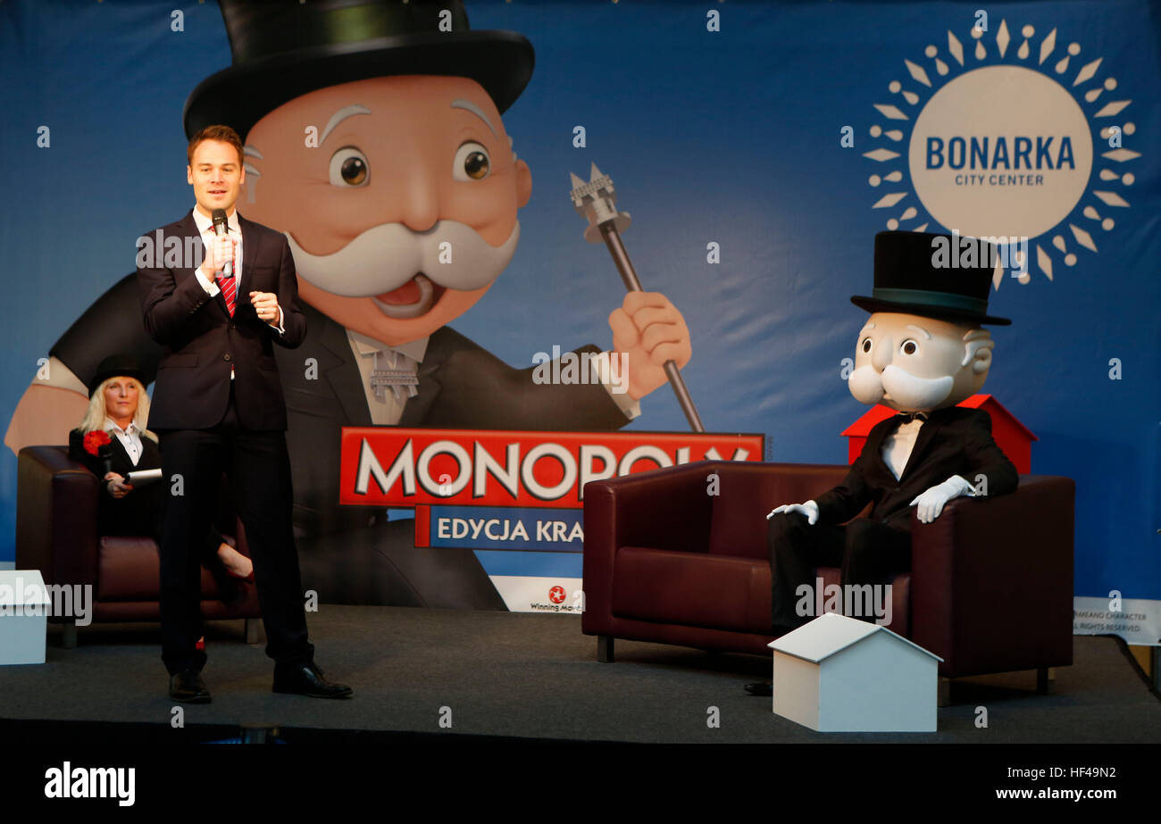 Krakau, Polen - 7. November 2015: Erste laufen Monopoly Edition Krakau Krakau im Shopping Center Bonarka City Center o/p Peter Griffin - Vorsitzende Winni Stockfoto