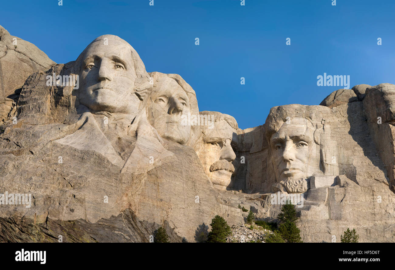 Mount Rushmore National Memorial, South Dakota SD USA. Mount Rushmore in den frühen Morgenstunden. Hi-Res Panorama. Stockfoto