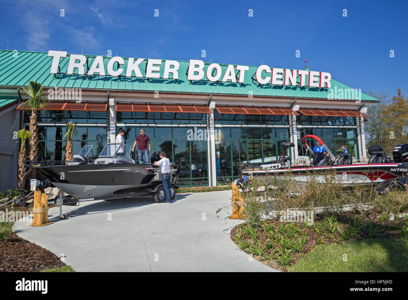 Feierliche Eröffnung des Bass Pro Shops Sportler Center Gainesville, Florida spezialisiert auf alle Aktivitäten im Freien und damit verbundene Tätigkeiten. Stockfoto