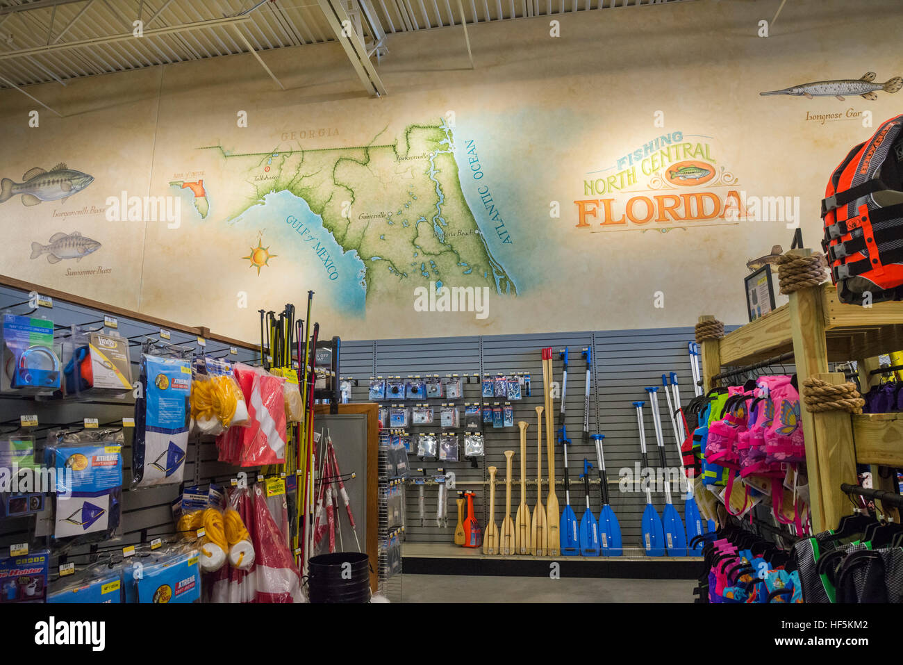 Feierliche Eröffnung des Bass Pro Shops Sportler Center Gainesville, Florida spezialisiert auf alle Aktivitäten im Freien und damit verbundene Tätigkeiten. Stockfoto