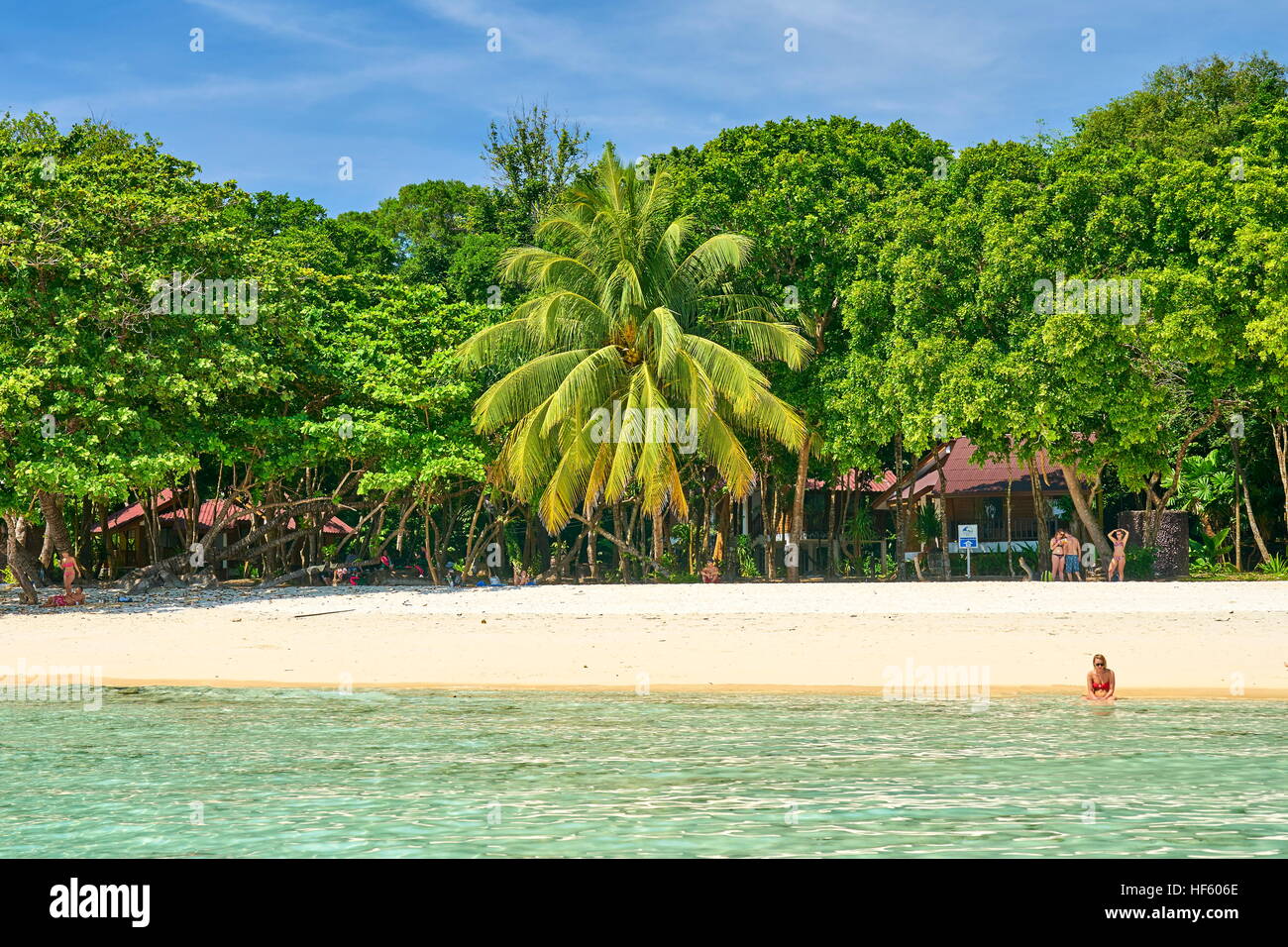 Sandstrand auf Bu Bu Island, Provinz Krabi, Thailand Stockfoto