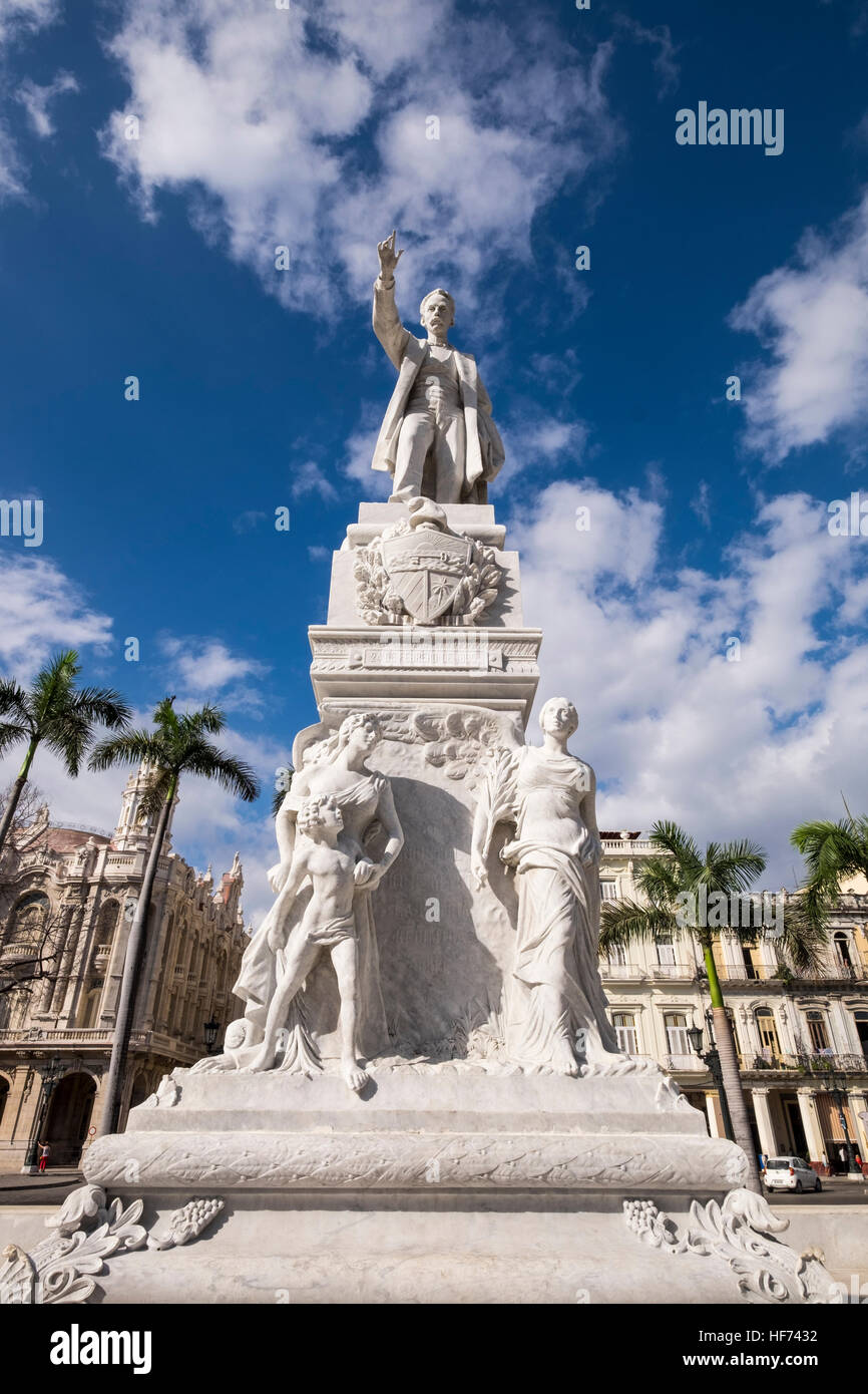Statue von Jose Marti im Parque Central, Central Park, vor dem Hotel Inglaterra und Gran Teatro La Havanna, Kuba. Stockfoto