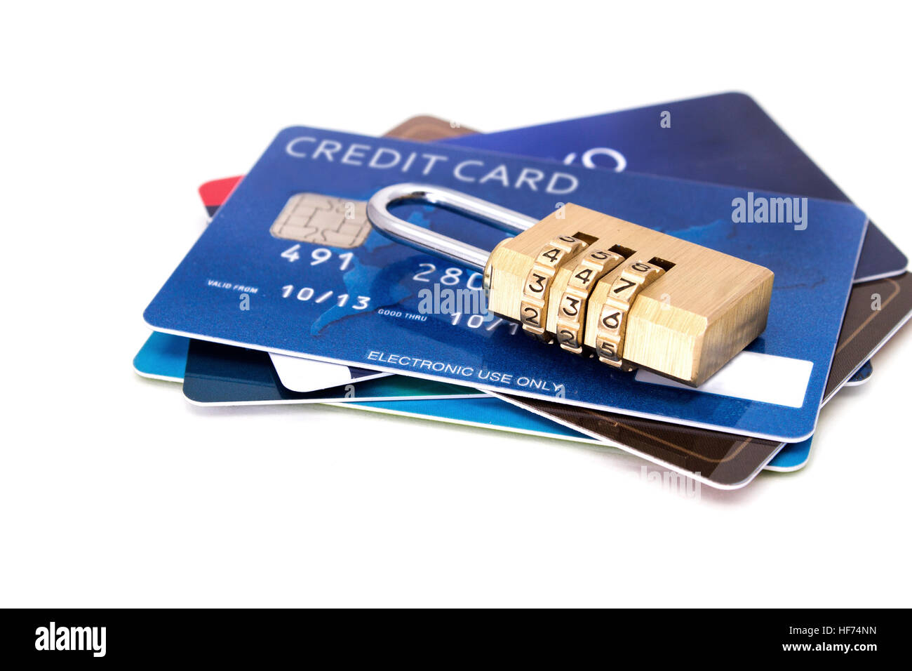 Kreditkarten und Zahlenschloss Vorhängeschloss. Kreditkarte-Sicherheitskonzept Stockfoto