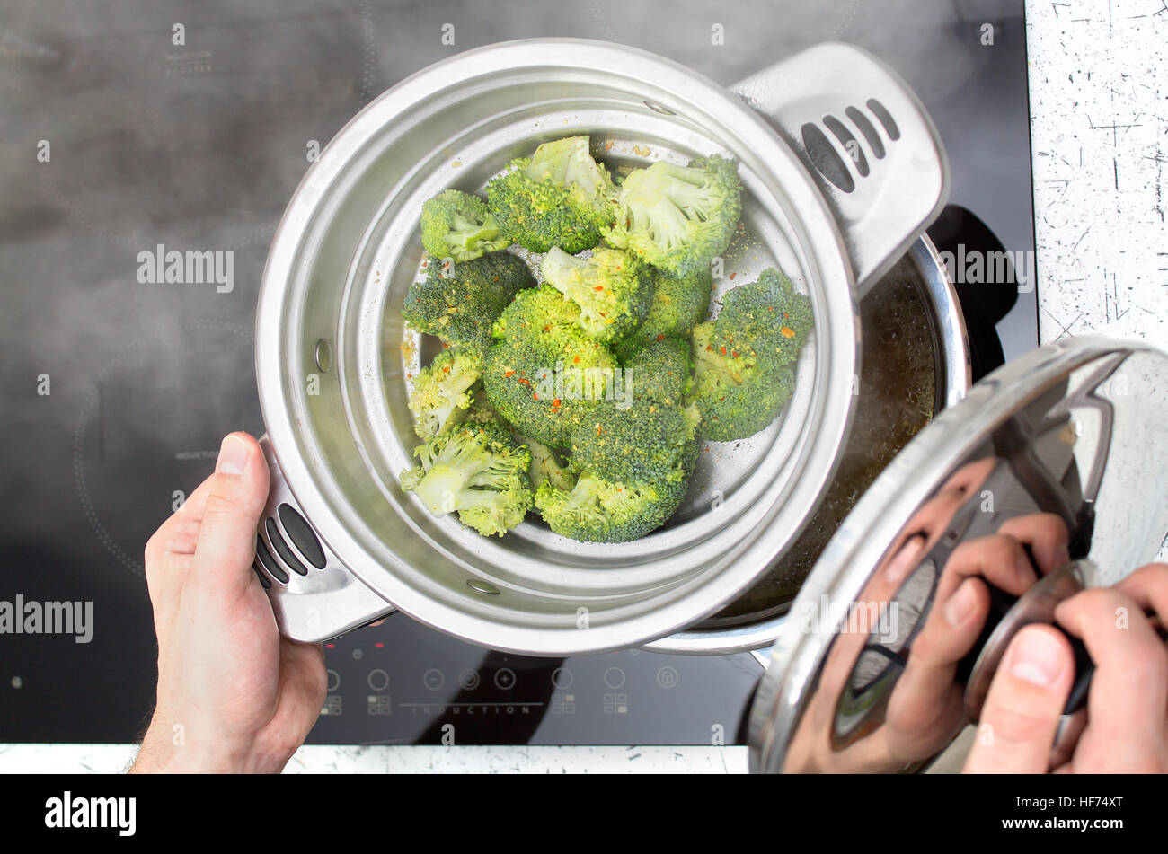 Gesund kochen mit Dampf Topf Stockfoto