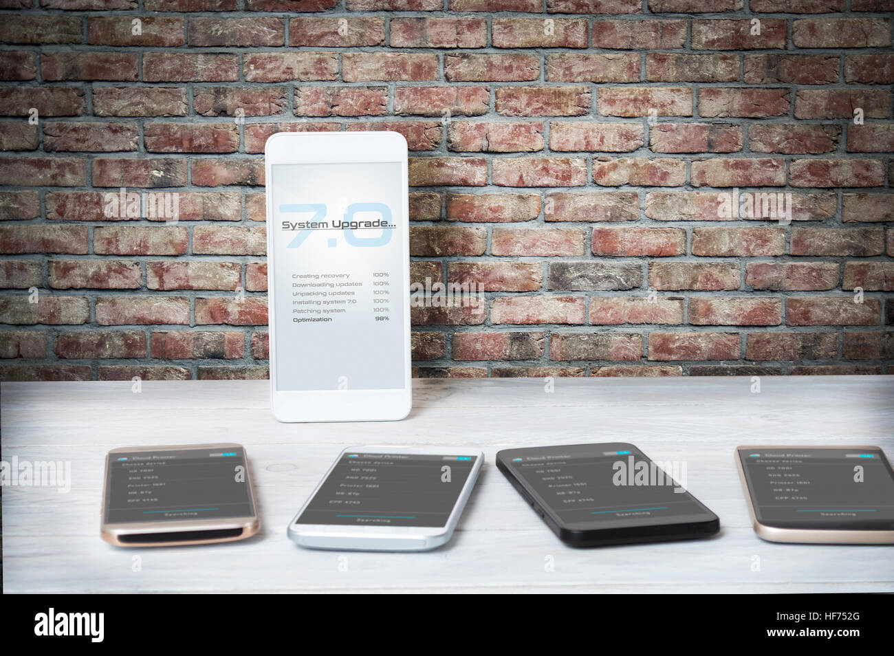 High-End-Smartphone bei der Installation der neuen Version der software Stockfoto