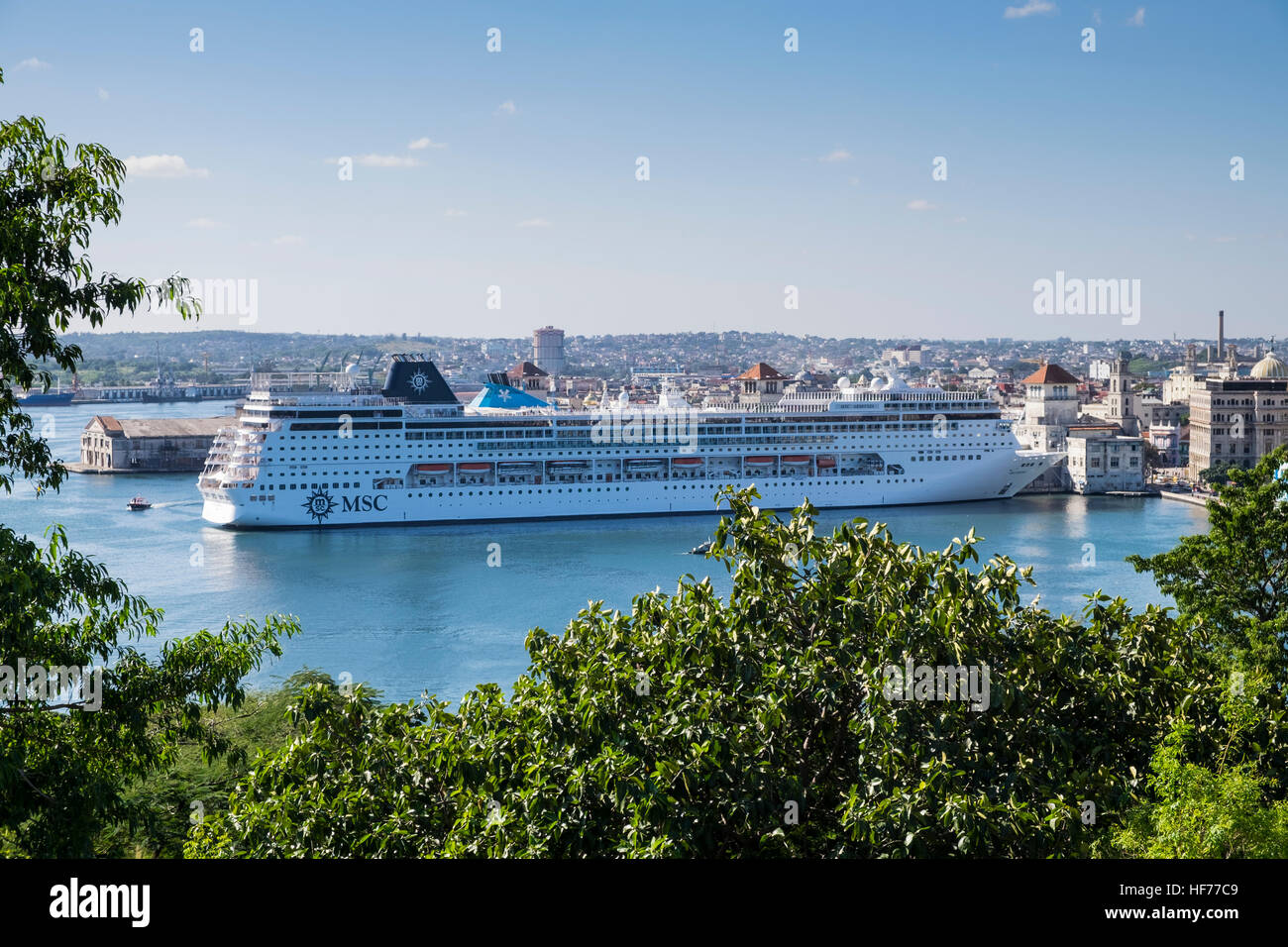 MSC Armonia Kreuzfahrtschiff im Hafen von La Havanna angedockt. Stockfoto