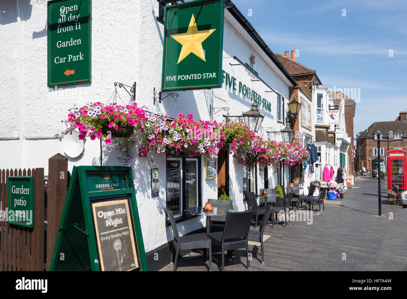Wies fünf Sterne Pub, High Street, West Malling, Kent, England, Vereinigtes Königreich Stockfoto
