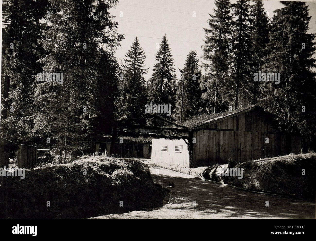 Foto mit der Rybak-Seilbahn, die als Station Nummer 4 bezeichnet wurde und während des Ersten Weltkriegs von der österreichisch-ungarischen Armee für den Transport von Vorräten über schwieriges Gelände genutzt wurde. Stockfoto