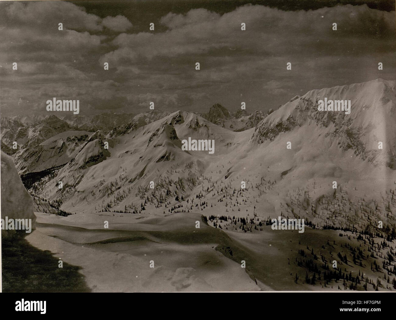 Panorama Gegen Mt. Zermula Bis Findenigkofel. Stpkt Art. - Beobachter Schulter; Rattendorfer-Alpe. (26-4.1917.) 15799916) Stockfoto