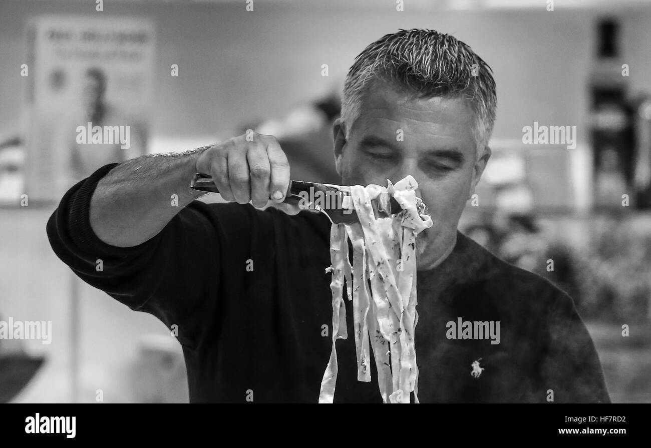 Die BBC Good Food Show - Mary Berry und Paul Hollywood geben eine Demonstration der Kochkunst in den Überhitzer im NEC Birmingham mit: Paul Hollywood wo: Birmingham, Vereinigtes Königreich bei: 26. November 2016 Stockfoto