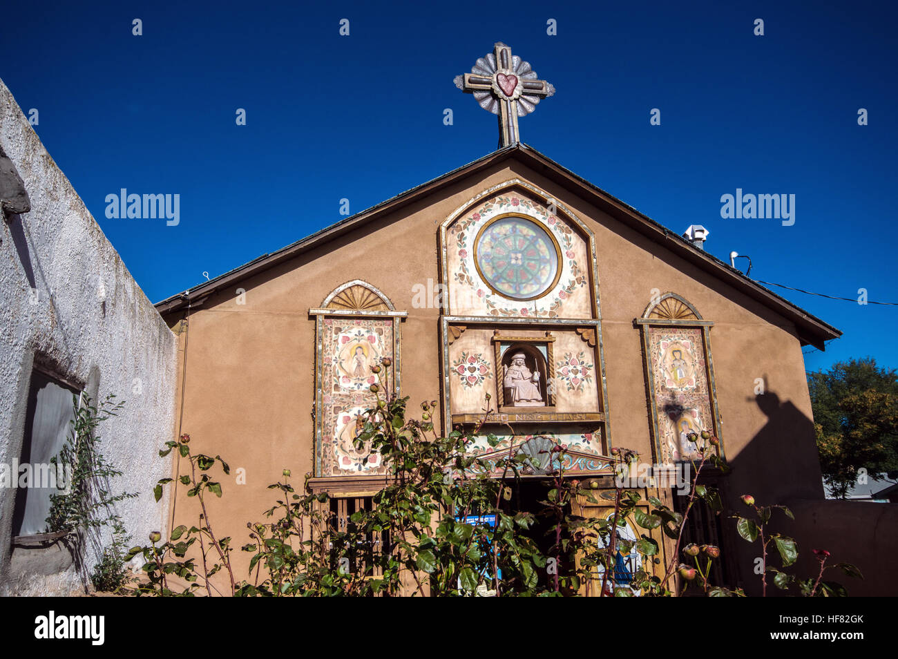 Außenseite der El Santo Niño Kapelle an der Chimayó Heiligtum, New Mexico, USA Stockfoto