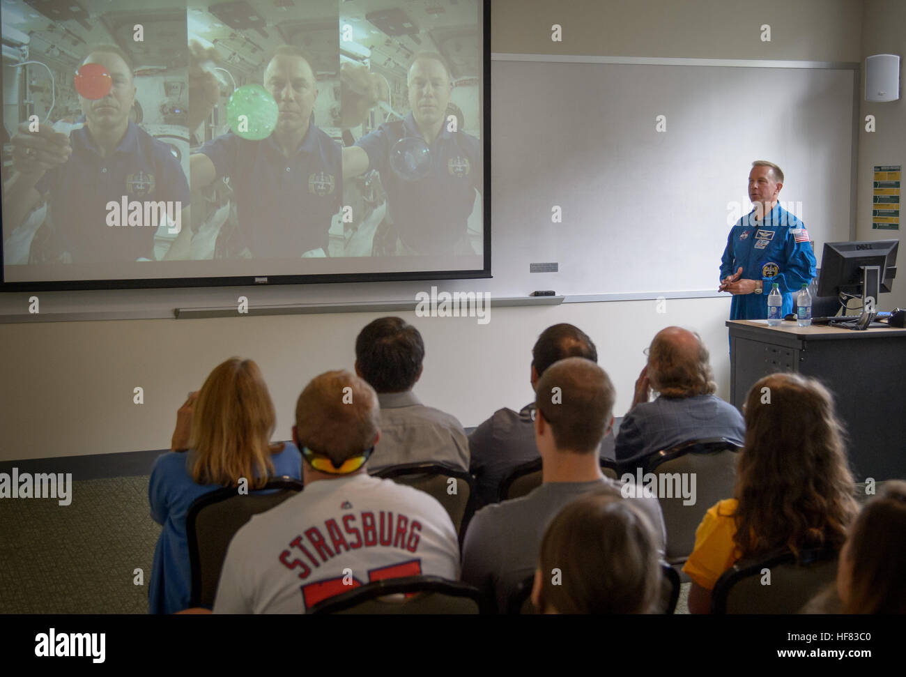 NASA-Astronaut Tim Kopra spricht zu Studenten an der George Mason University, Donnerstag, 15. September 2016 in Fairfax, Virginia. Stockfoto