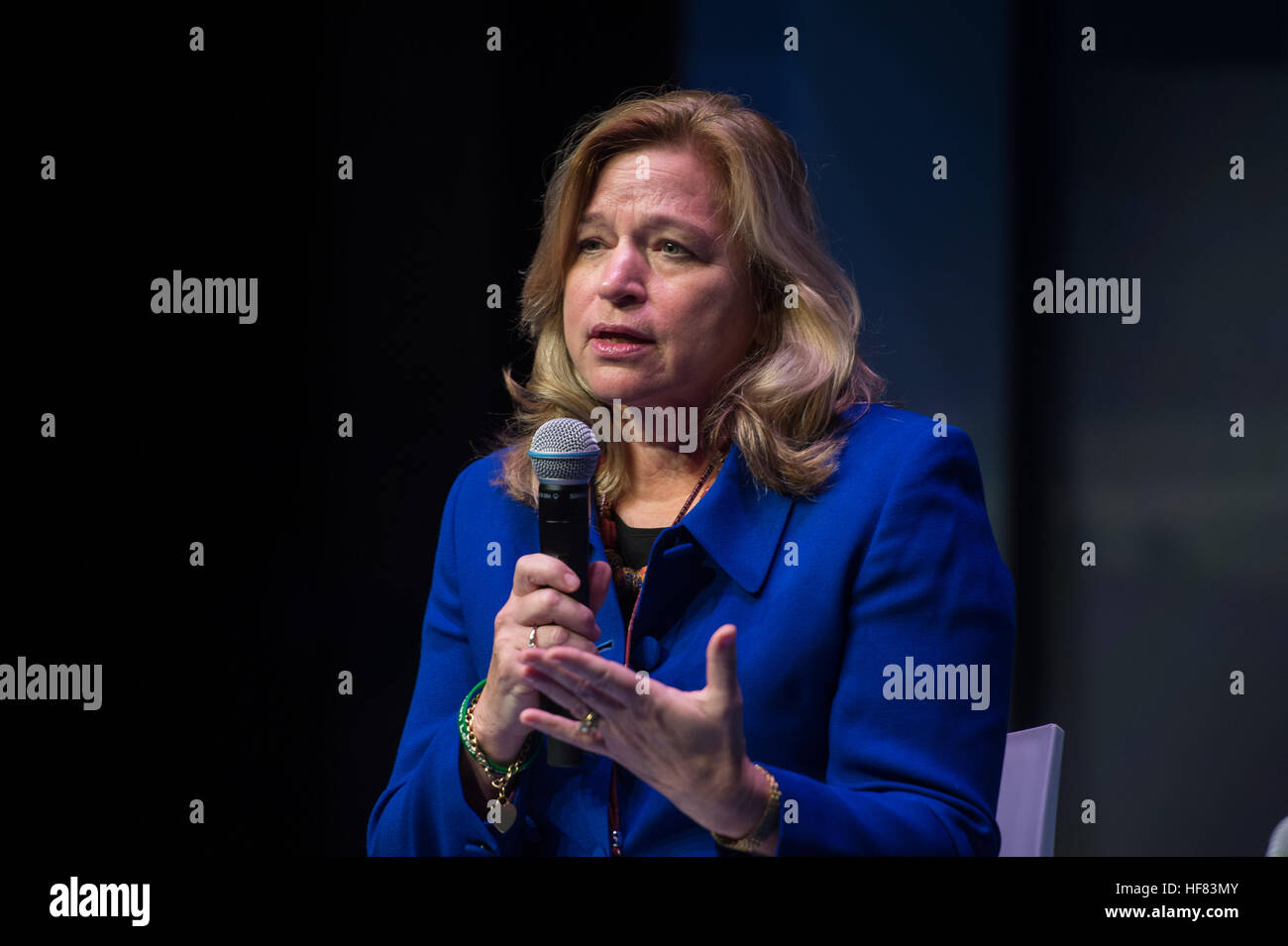 Dr. Ellen Stofan, wissenschaftlicher Leiter, NASA, moderiert ein Panel mit dem Titel "Nicht nur auf Besuch, sondern zu bleiben," einschließlich, Heather Hava, University of Colorado; Jason Dunn, machte im Raum; Roten Whittaker, Astrobotic; und NASA-Astronaut Serena Auñon Kanzler; auf der weißen Haus Grenzen Konferenz Donnerstag, 13. Oktober 2016 der Carnegie Mellon University in Pittsburgh, PA. White House Grenzen Konferenz, veranstaltet von Präsident Obama und Co-Gastgeber von der University of Pittsburgh und der Carnegie Mellon University, untersucht die Zukunft der Innovation mit einem Fokus auf US-Kapazitäten in der Wissenschaft Stockfoto