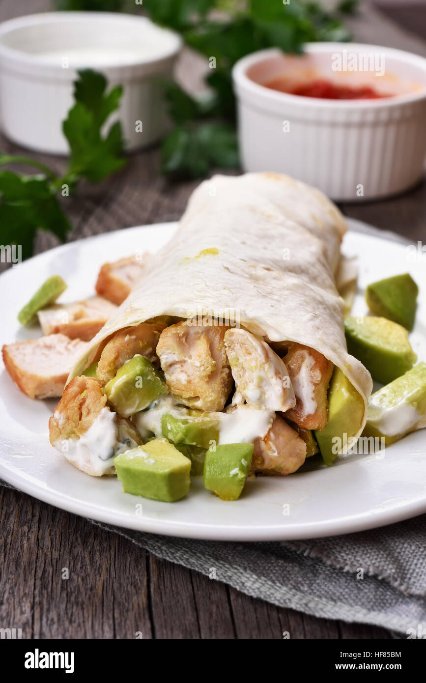 Hausgemachte Chicken Fajitas mit Fleisch und avocado Stockfoto