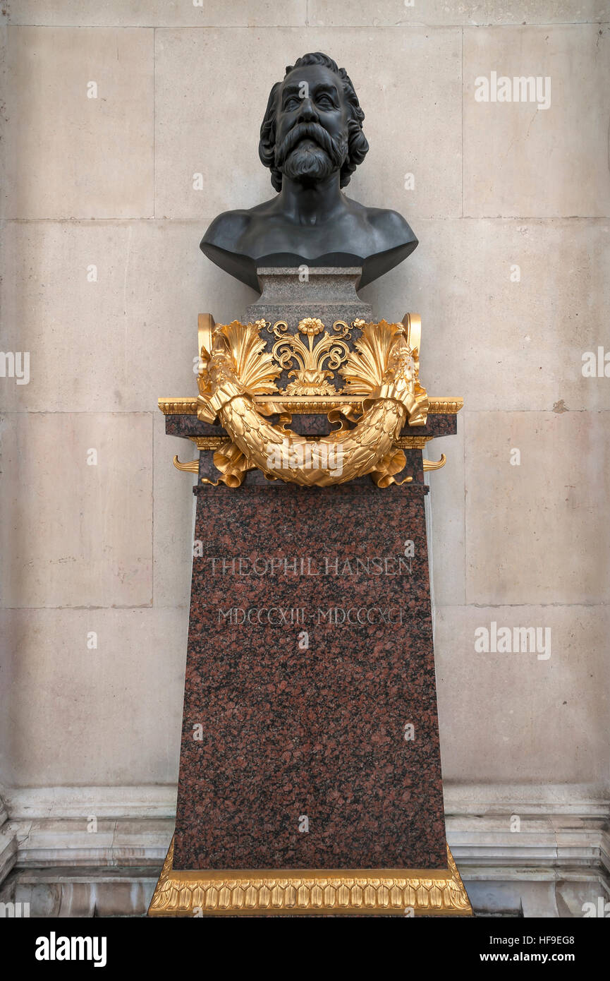 Büste von Theophil Hansen, dänische österreichische Architekt, 1813-1891, vor dem österreichischen Parlament, Wien, Österreich Stockfoto