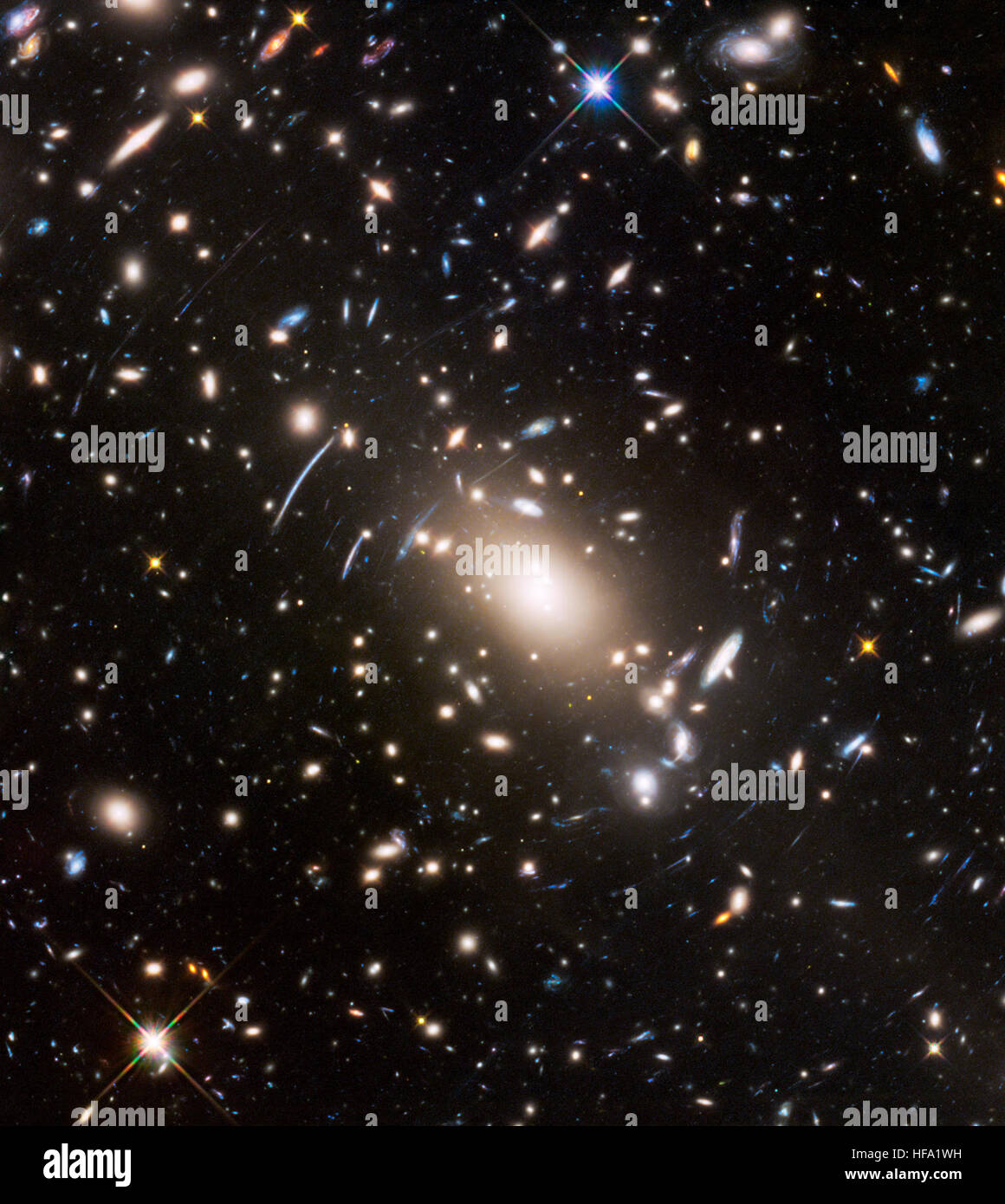 NASA Hubble sieht die letzte Grenze der NASA Hubble schaut auf die Final Frontier 28380463311 o Stockfoto