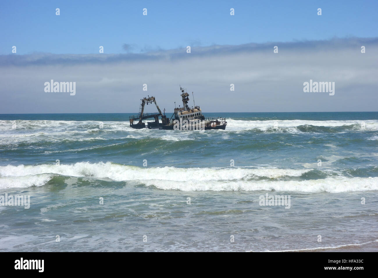 Schiffbruch auf Skeleton Coast, Atlantik in Namibia Stockfoto