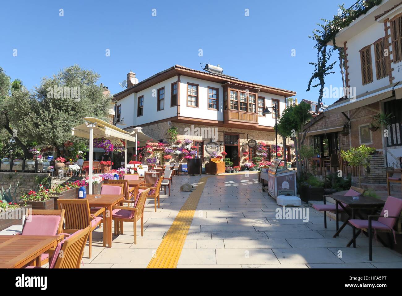 Hotel und Restaurant in der Altstadt von Antalya Kaleici Stockfoto