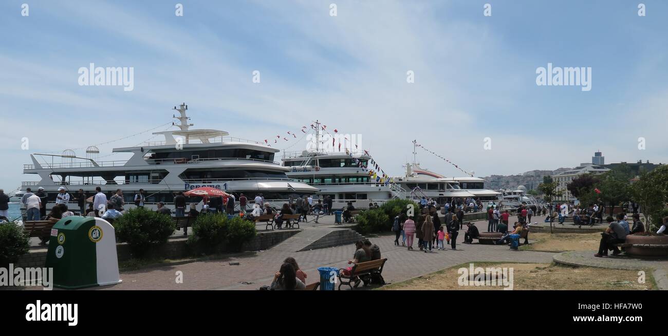 Karakoy Fährhaus am Bosporus in Istanbul, Türkei Stockfoto